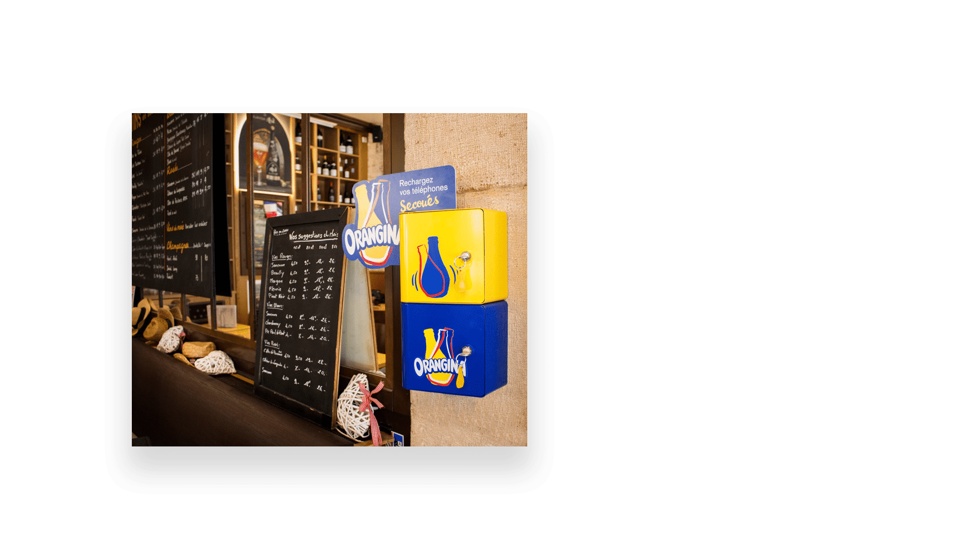 Le comptoir voltaire recharge votre téléphone pendant votre visite sur place.
